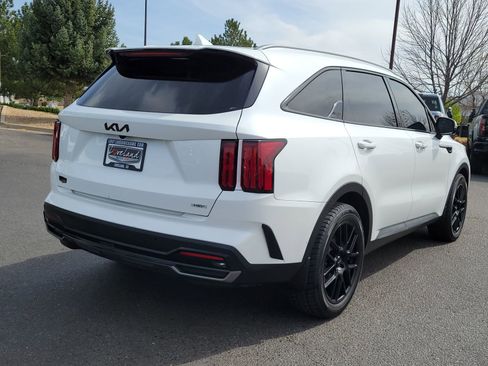 Used 2023 Kia Sorento SX Prestige w/ Panoramic Sunroof Package AWD/4WD image 3