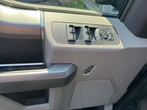 Used 2018 Ford F150 XLT w/ Equipment Group 302A Luxury image 12