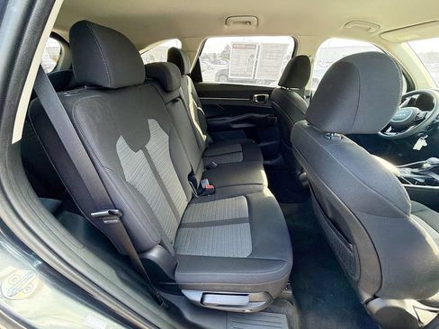Used 2022 Kia Sorento LX FWD image 31