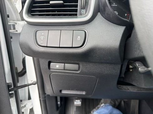 Used 2020 Kia Sorento L FWD image 15