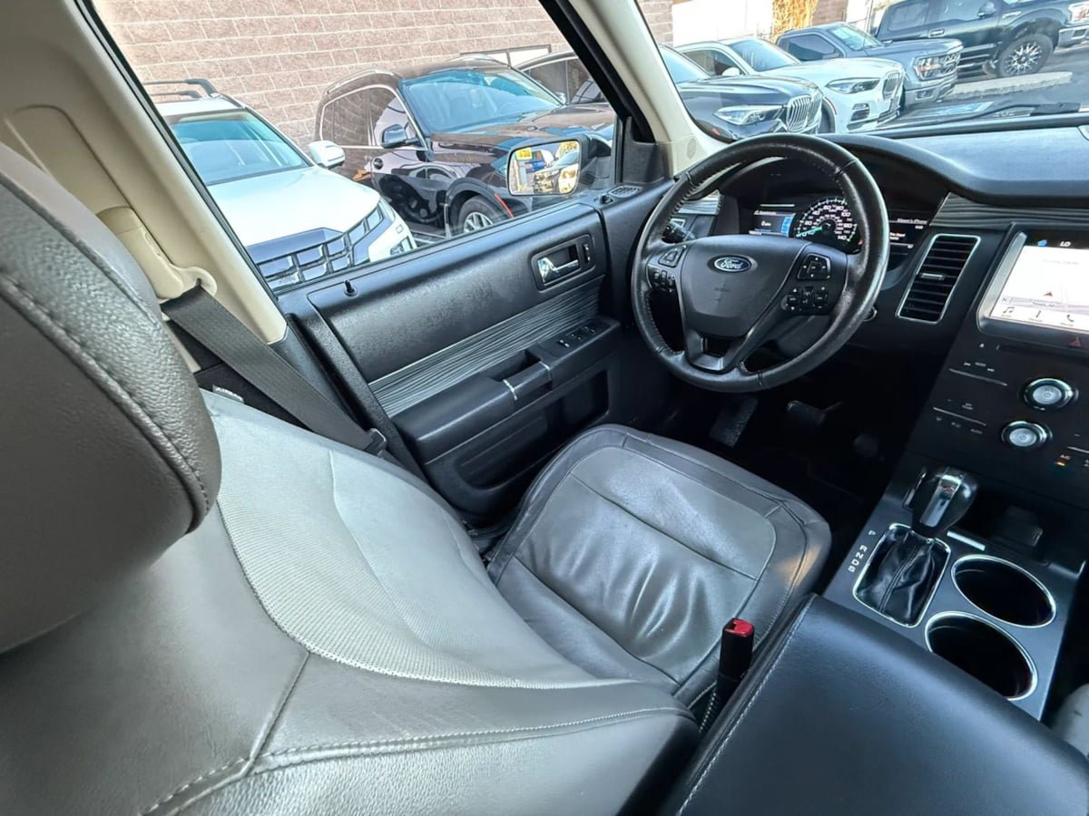 Used 2018 Ford Flex SEL w/ Equipment Group 202A FWD image 44