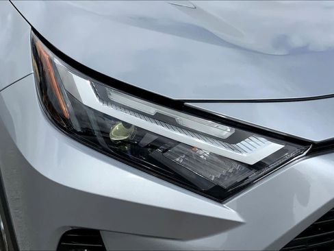 Used 2025 Toyota RAV4 LE image 27