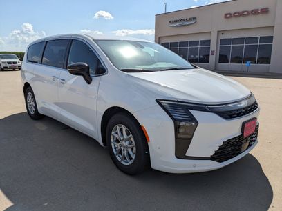 New 2027 Chrysler Pacifica Select w/ Family Tech Group