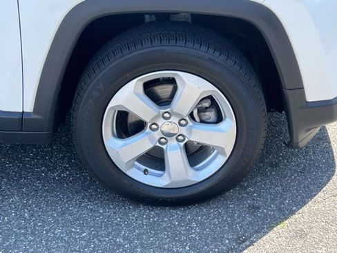 Certified 2018 Jeep Compass Latitude w/ Popular Equipment Group AWD/4WD image 6