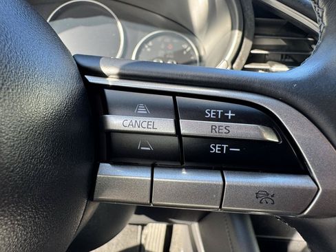 Used 2023 MAZDA MAZDA3 s FWD image 19