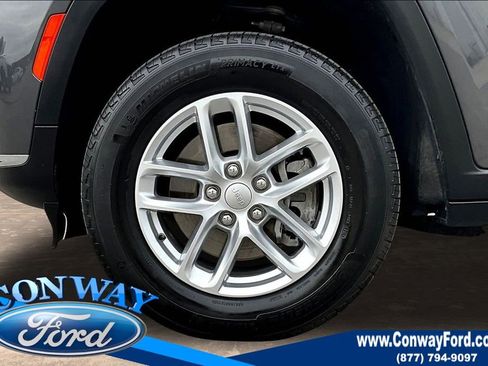 Used 2025 Jeep Grand Cherokee L Laredo w/ Luxury Tech Group I image 36