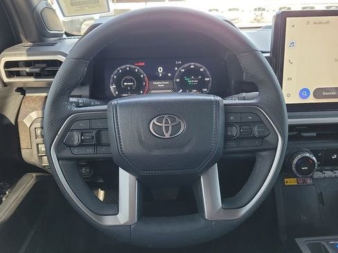 Used 2024 Toyota Tacoma Limited w/ Limited Package (LT) image 19