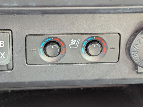 Used 2018 Toyota 4Runner Limited image 24