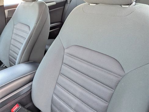 Used 2019 Ford Fusion SE image 21