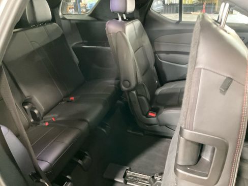 Used 2023 Chevrolet Traverse RS AWD/4WD image 17