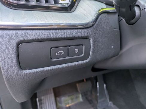 Certified 2025 Volvo XC60 T8 Plus w/ Protection Package Premier image 23