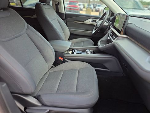 New 2026 Ford Explorer Active RWD image 10