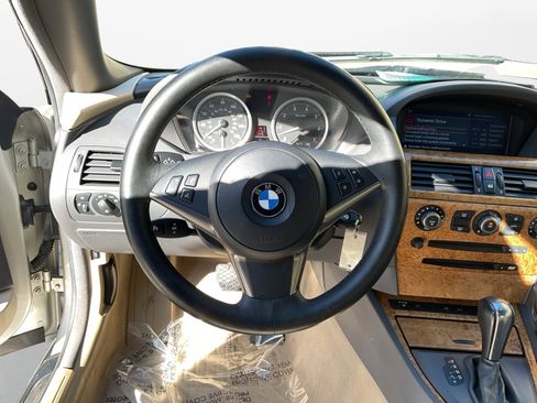 Used 2005 BMW 645Ci Convertible image 12