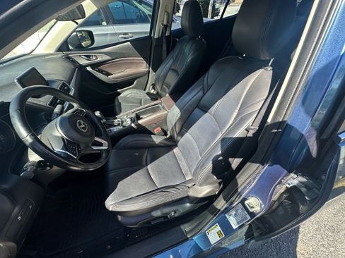 Used 2018 MAZDA MAZDA3 Touring image 17