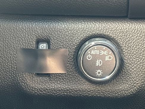 Used 2017 GMC Canyon SLE w/ SLE Convenience Package image 23