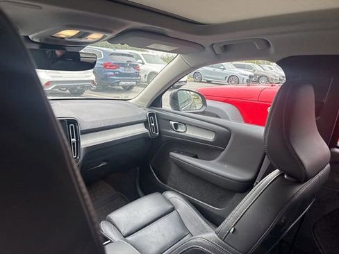 Used 2024 Volvo XC40 B5 Plus w/ Climate Package AWD/4WD image 15
