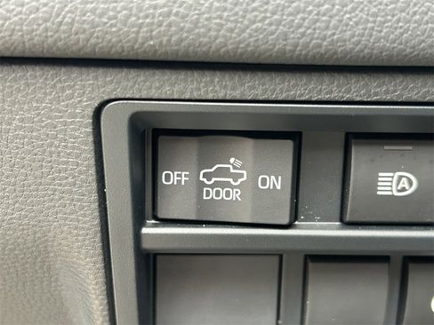 Used 2023 Toyota Tundra Limited image 27