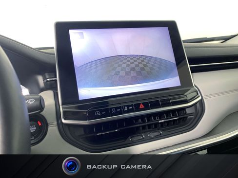 Used 2022 Jeep Compass Limited image 4