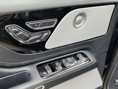 New 2025 Lincoln Aviator Reserve w/ Luxury Package image 26