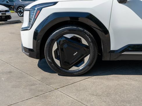 Certified 2024 Kia EV9 Land AWD/4WD image 34