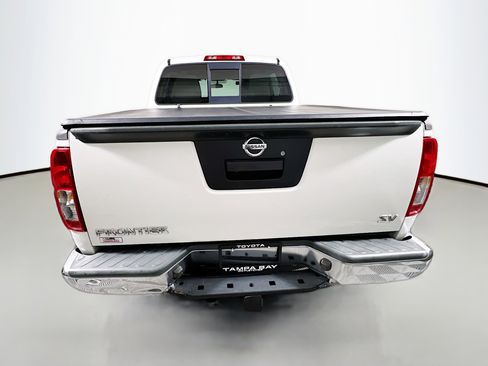 Used 2018 Nissan Frontier SV image 6