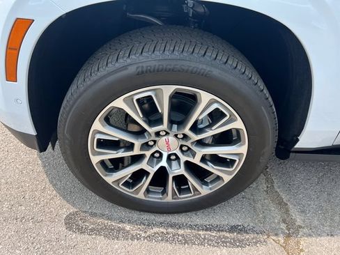 New 2026 GMC Yukon XL Denali w/ Sun & Power Step Package AWD/4WD image 2