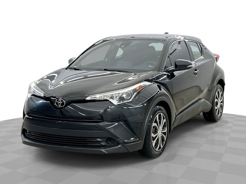 Used 2019 Toyota C-HR LE image 1