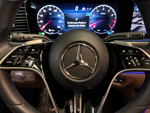 Used 2026 Mercedes-Benz GLS 450 4MATIC image 24