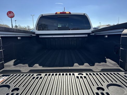 Used 2024 Nissan Frontier PRO-4X w/ Pro Premium Package image 19