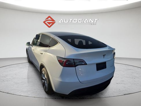Used 2023 Tesla Model Y Long Range AWD/4WD image 3