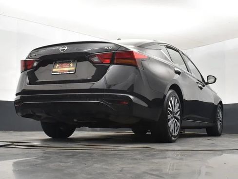 Used 2024 Nissan Altima 2.5 SV FWD image 13