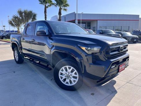 Certified 2025 Toyota Tacoma SR5 image 1