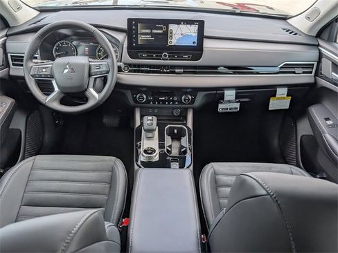 New 2025 Mitsubishi Outlander SE image 26