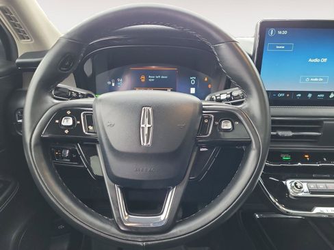 Used 2025 Lincoln Corsair Grand Touring w/ Towing Package image 16