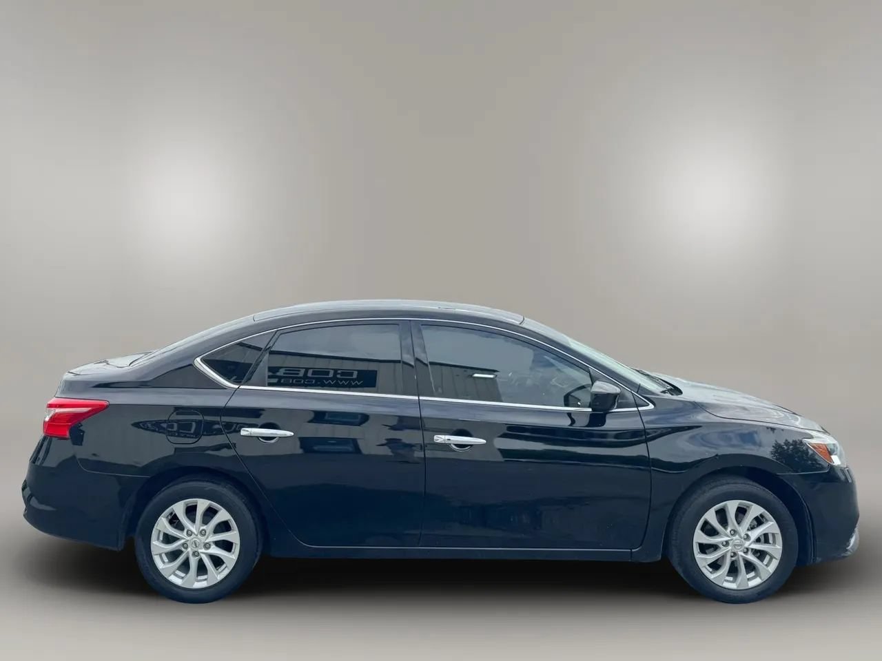 Used 2019 Nissan Sentra SV FWD image 4