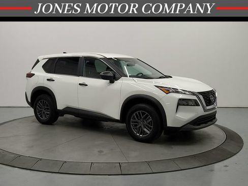 Used 2023 Nissan Rogue S AWD/4WD image 1