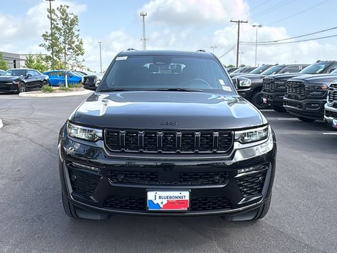 New 2026 Jeep Grand Cherokee L Limited AWD/4WD image 2