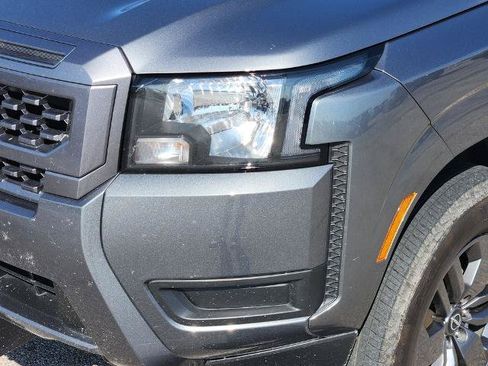 Certified 2025 Nissan Frontier SV AWD/4WD image 5