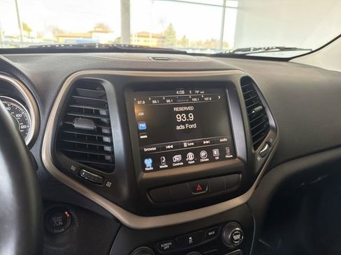 Used 2014 Jeep Cherokee Latitude w/ Comfort/Convenience Group image 24