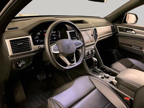 Used 2022 Volkswagen Atlas Cross Sport SE AWD/4WD image 12