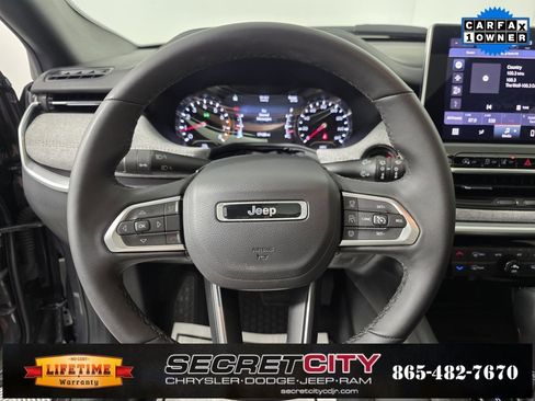 Used 2024 Jeep Compass Latitude w/ Sun and Sound Group image 15