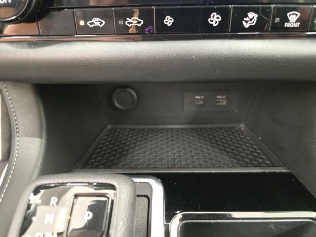 Used 2025 Nissan Pathfinder SV AWD/4WD image 27