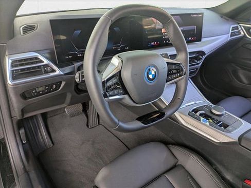 Used 2025 BMW i4 eDrive40 image 10