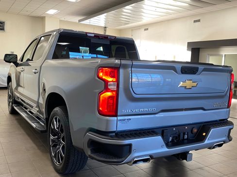 Used 2024 Chevrolet Silverado 1500 High Country w/ Technology Package image 5