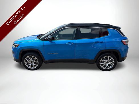 Used 2025 Jeep Compass Limited AWD/4WD image 3