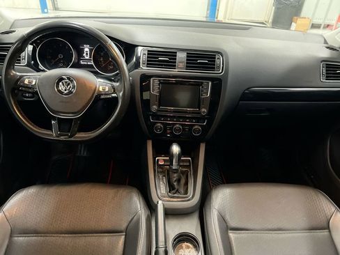 Used 2017 Volkswagen Jetta SEL image 10