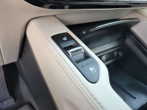 Used 2024 Kia Telluride EX w/ EX Captain's Chair Package FWD image 20