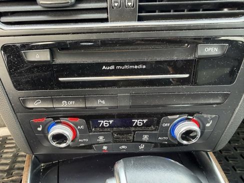 Used 2017 Audi Q5 2.0T Premium Plus w/ Technology Package image 18