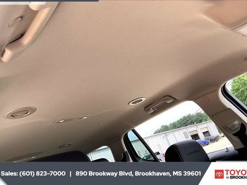 Used 2023 GMC Acadia Denali w/ Denali Technology Package FWD image 16