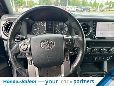 Used 2020 Toyota Tacoma TRD Off-Road AWD/4WD image 15